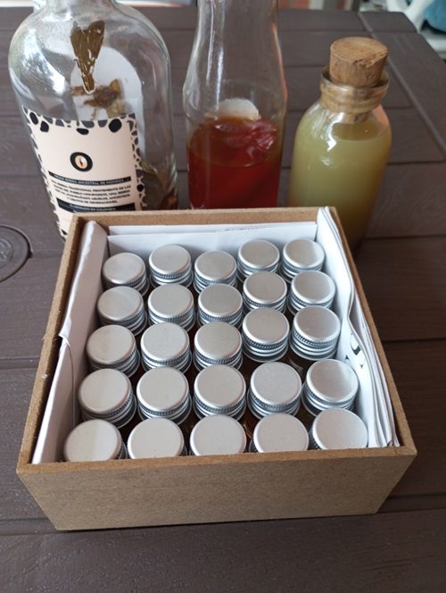 Caja de fragancias de Tafias maceradas de diferentes botánicos Caja de fragancias de Tafias maceradas de diferentes botánicos